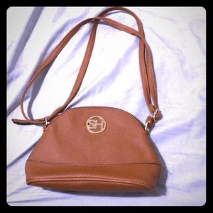 I’m selling a SH purse